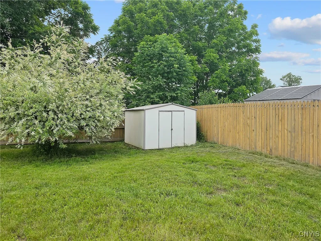 8115 Circuit Rider, Cicero, New York 13039, Cicero, New York 13039, 3 Bedrooms Bedrooms, 6 Rooms Rooms,1 BathroomBathrooms,Residential,Closed,8115 Circuit Rider, Cicero, New York 13039,S1615976