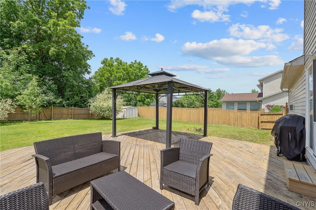 8115 Circuit Rider, Cicero, New York 13039, Cicero, New York 13039, 3 Bedrooms Bedrooms, 6 Rooms Rooms,1 BathroomBathrooms,Residential,Closed,8115 Circuit Rider, Cicero, New York 13039,S1615976