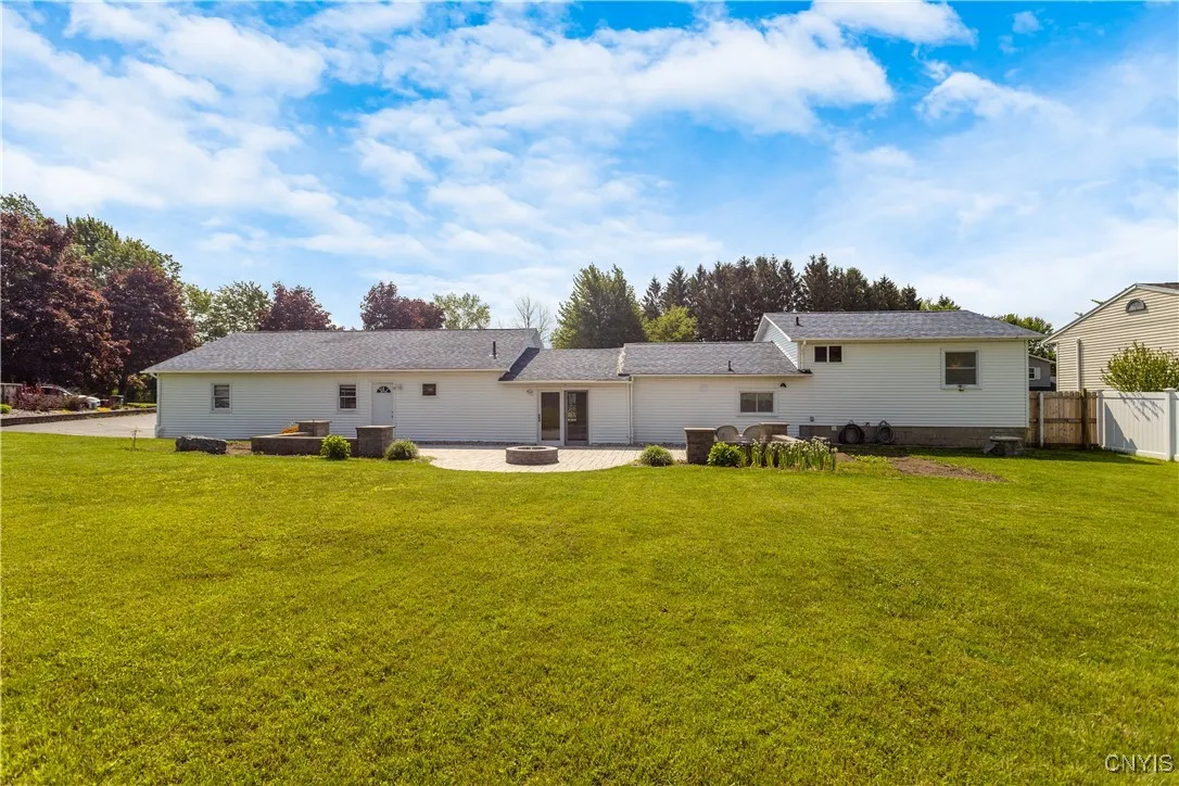 39 Eisenhower Avenue, Oswego-city, New York 13126, Oswego, New York 13126, 3 Bedrooms Bedrooms, 5 Rooms Rooms,2 BathroomsBathrooms,Residential,Closed,39 Eisenhower Avenue, Oswego-city, New York 13126,0,S1615607