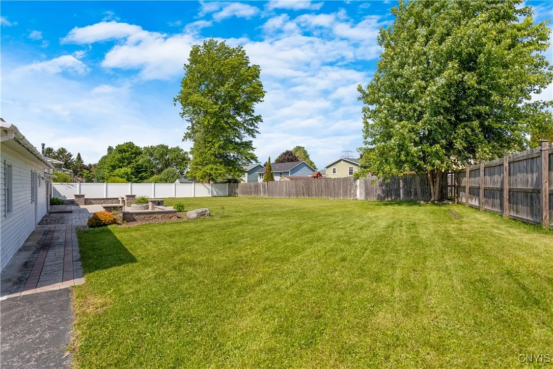 39 Eisenhower Avenue, Oswego-city, New York 13126, Oswego, New York 13126, 3 Bedrooms Bedrooms, 5 Rooms Rooms,2 BathroomsBathrooms,Residential,Closed,39 Eisenhower Avenue, Oswego-city, New York 13126,0,S1615607