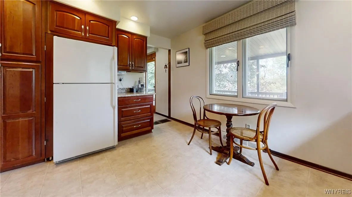 4779 Beach Ridge Road, Pendleton, New York 14094, Pendleton, New York 14094, 2 Bedrooms Bedrooms, 6 Rooms Rooms,2 BathroomsBathrooms,Residential,Closed,4779 Beach Ridge Road, Pendleton, New York 14094,B1616201