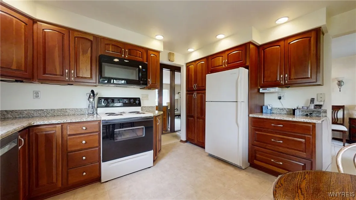 4779 Beach Ridge Road, Pendleton, New York 14094, Pendleton, New York 14094, 2 Bedrooms Bedrooms, 6 Rooms Rooms,2 BathroomsBathrooms,Residential,Closed,4779 Beach Ridge Road, Pendleton, New York 14094,B1616201