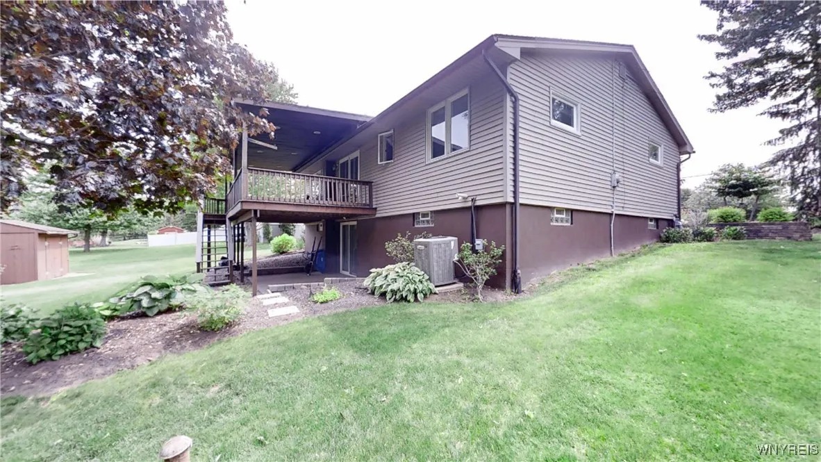 4779 Beach Ridge Road, Pendleton, New York 14094, Pendleton, New York 14094, 2 Bedrooms Bedrooms, 6 Rooms Rooms,2 BathroomsBathrooms,Residential,Closed,4779 Beach Ridge Road, Pendleton, New York 14094,B1616201
