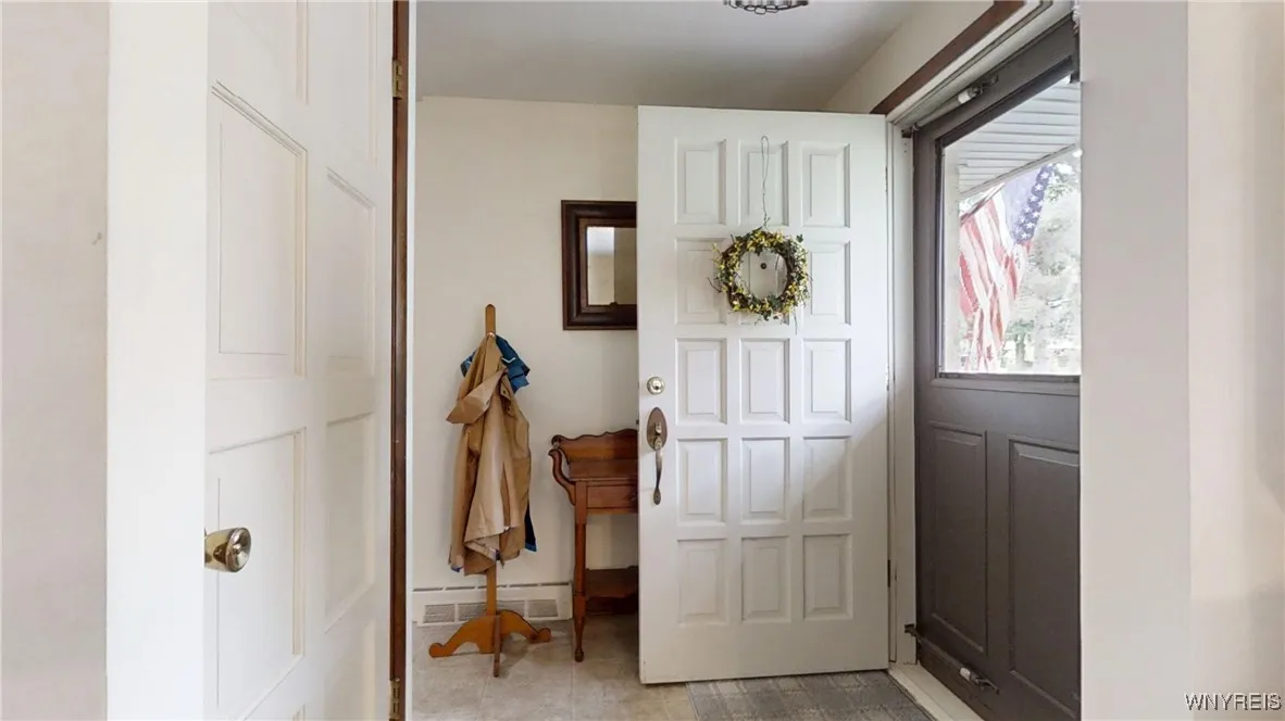 4779 Beach Ridge Road, Pendleton, New York 14094, Pendleton, New York 14094, 2 Bedrooms Bedrooms, 6 Rooms Rooms,2 BathroomsBathrooms,Residential,Closed,4779 Beach Ridge Road, Pendleton, New York 14094,B1616201