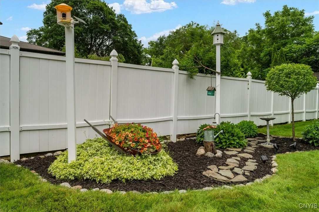 237 Thieme Place, Utica, New York 13502, Utica, New York 13502, 2 Bedrooms Bedrooms, 9 Rooms Rooms,1 BathroomBathrooms,Residential,Closed,237 Thieme Place, Utica, New York 13502,S1614463