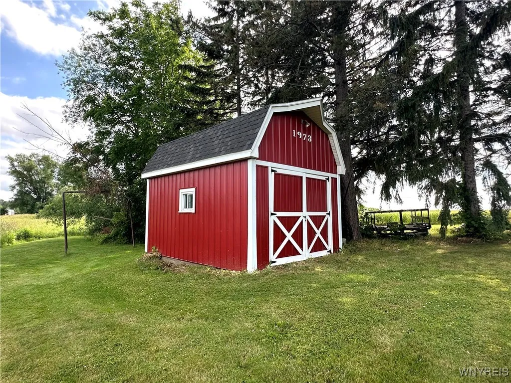 9718 Pearson Road, Hartland, New York 14105, Hartland, New York 14105, 3 Bedrooms Bedrooms, 10 Rooms Rooms,2 BathroomsBathrooms,Residential,Closed,9718 Pearson Road, Hartland, New York 14105,0,B1615804