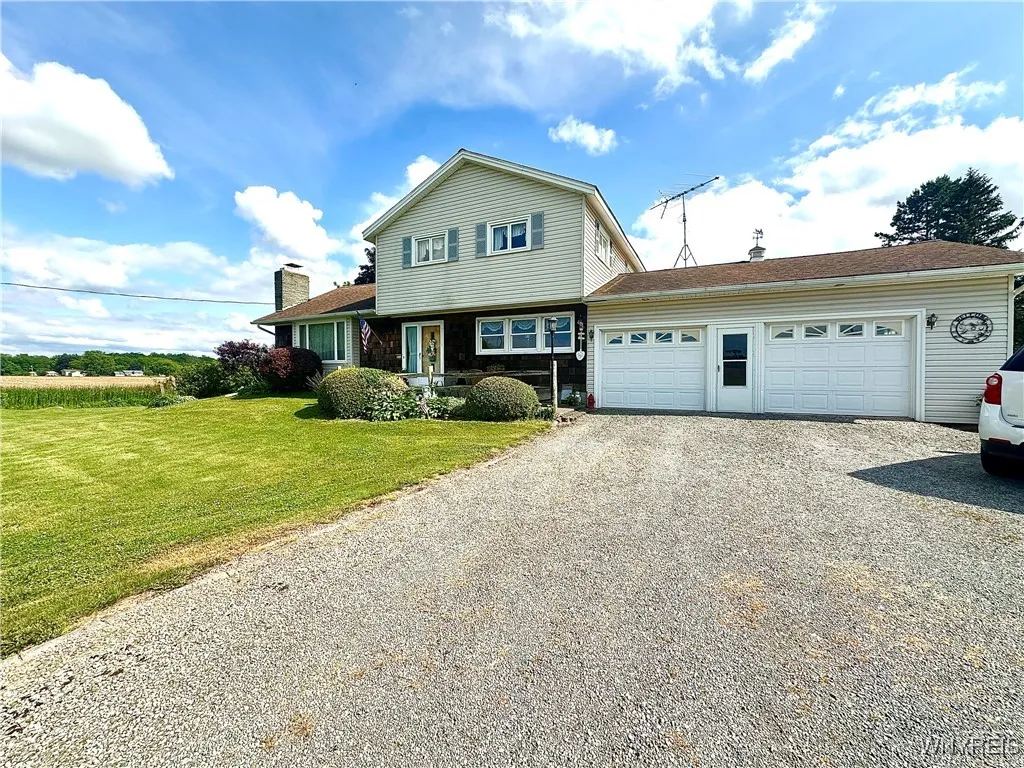 9718 Pearson Road, Hartland, New York 14105, Hartland, New York 14105, 3 Bedrooms Bedrooms, 10 Rooms Rooms,2 BathroomsBathrooms,Residential,Closed,9718 Pearson Road, Hartland, New York 14105,0,B1615804