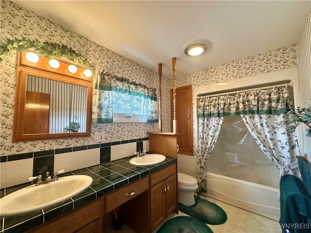 9718 Pearson Road, Hartland, New York 14105, Hartland, New York 14105, 3 Bedrooms Bedrooms, 10 Rooms Rooms,2 BathroomsBathrooms,Residential,Closed,9718 Pearson Road, Hartland, New York 14105,0,B1615804