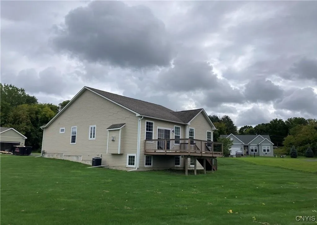 165 Shaker, Camillus, New York 13031, Camillus, New York 13031, 3 Bedrooms Bedrooms, ,2 BathroomsBathrooms,Residential,Closed,165 Shaker, Camillus, New York 13031,S1609265
