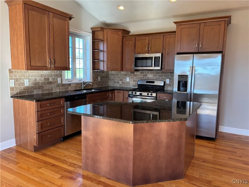 165 Shaker, Camillus, New York 13031, Camillus, New York 13031, 3 Bedrooms Bedrooms, ,2 BathroomsBathrooms,Residential,Closed,165 Shaker, Camillus, New York 13031,S1609265