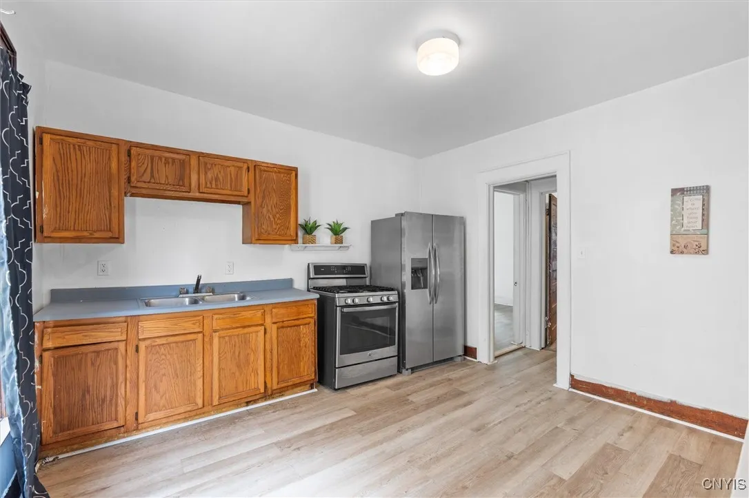 905-07 Tallman Street, Syracuse, New York 13204, Syracuse, New York 13204, 6 Bedrooms Bedrooms, ,4 BathroomsBathrooms,Residential,Closed,905-07 Tallman Street, Syracuse, New York 13204,0,S1615501