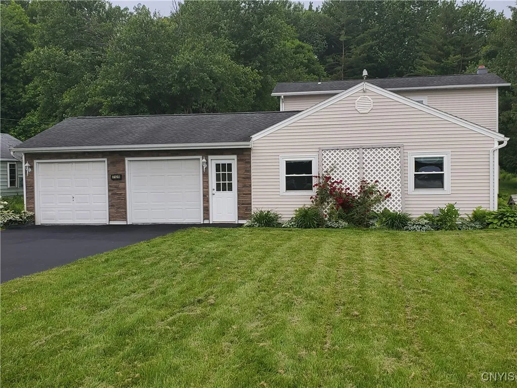 7129 Ferstler Road, Manlius, New York 13082, Manlius, New York 13082, 3 Bedrooms Bedrooms, 5 Rooms Rooms,2 BathroomsBathrooms,Residential,Closed,7129 Ferstler Road, Manlius, New York 13082,0,S1616196