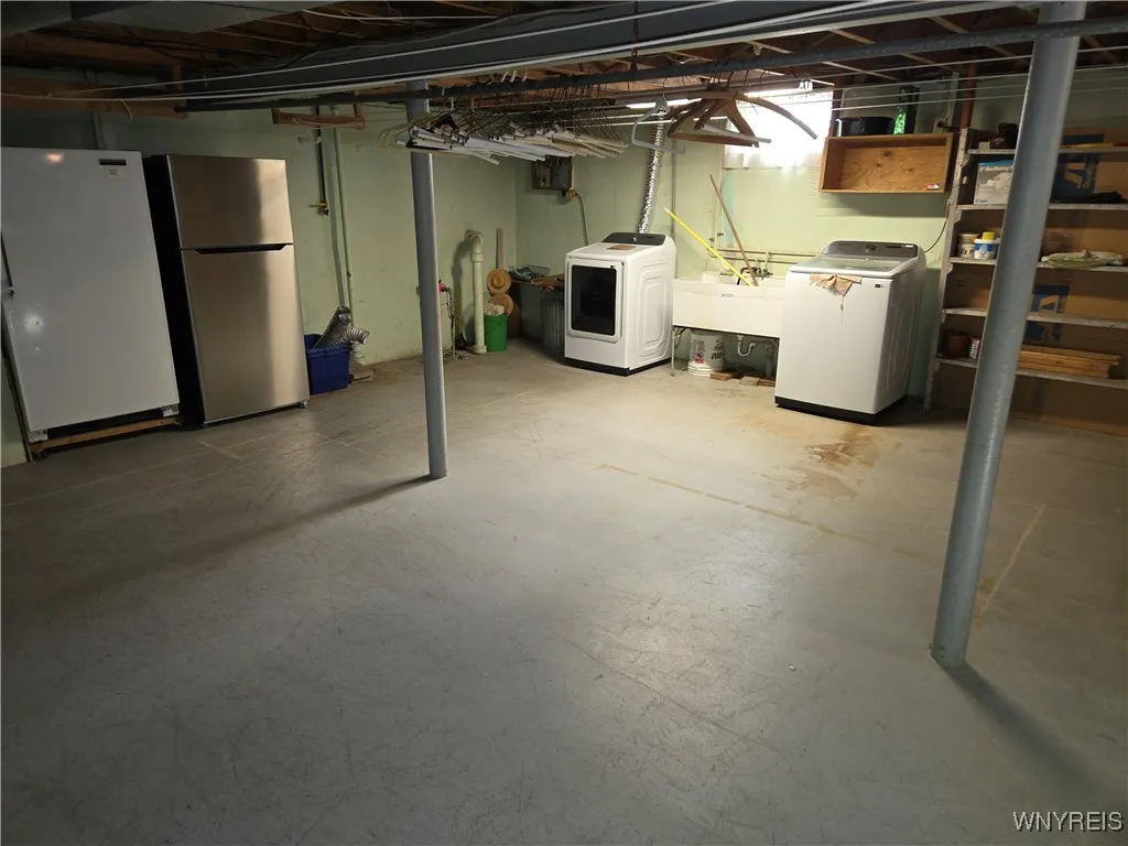 2595 Jerauld Avenue, Niagara Falls, New York 14305, Niagara Falls, New York 14305, 3 Bedrooms Bedrooms, 6 Rooms Rooms,1 BathroomBathrooms,Residential,For Sale,2595 Jerauld Avenue, Niagara Falls, New York 14305,B1616188