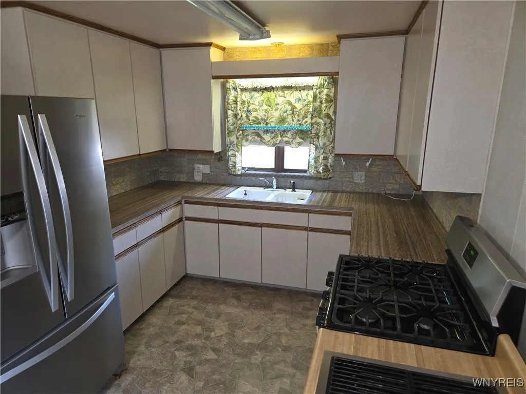 2595 Jerauld Avenue, Niagara Falls, New York 14305, Niagara Falls, New York 14305, 3 Bedrooms Bedrooms, 6 Rooms Rooms,1 BathroomBathrooms,Residential,For Sale,2595 Jerauld Avenue, Niagara Falls, New York 14305,B1616188