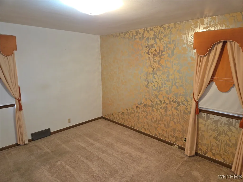 2595 Jerauld Avenue, Niagara Falls, New York 14305, Niagara Falls, New York 14305, 3 Bedrooms Bedrooms, 6 Rooms Rooms,1 BathroomBathrooms,Residential,For Sale,2595 Jerauld Avenue, Niagara Falls, New York 14305,B1616188