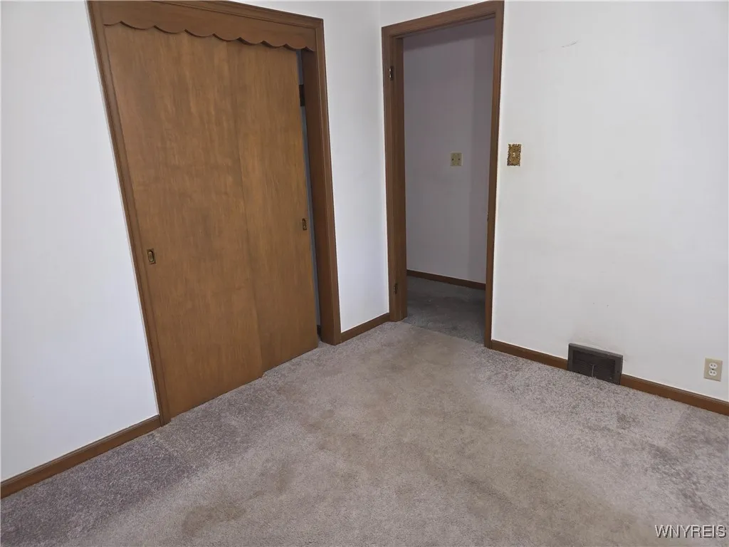 2595 Jerauld Avenue, Niagara Falls, New York 14305, Niagara Falls, New York 14305, 3 Bedrooms Bedrooms, 6 Rooms Rooms,1 BathroomBathrooms,Residential,For Sale,2595 Jerauld Avenue, Niagara Falls, New York 14305,B1616188