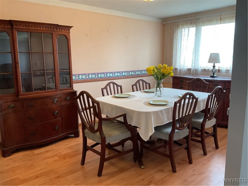 Imagine having dinners with family and friends here