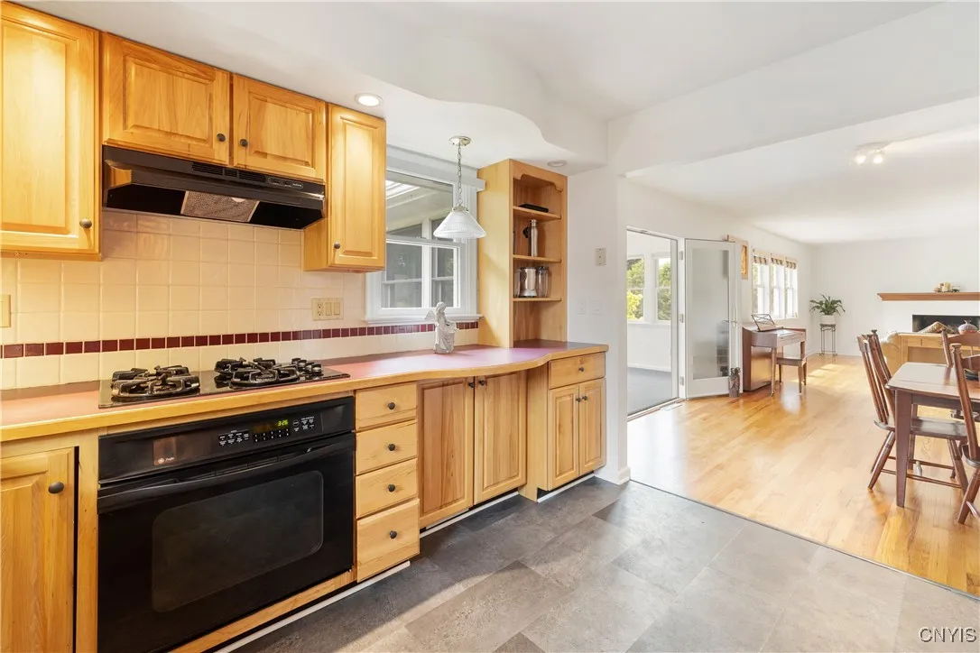 307 Fayette Drive, Manlius, New York 13066, Manlius, New York 13066, 3 Bedrooms Bedrooms, 8 Rooms Rooms,2 BathroomsBathrooms,Residential,Closed,307 Fayette Drive, Manlius, New York 13066,0,S1615401