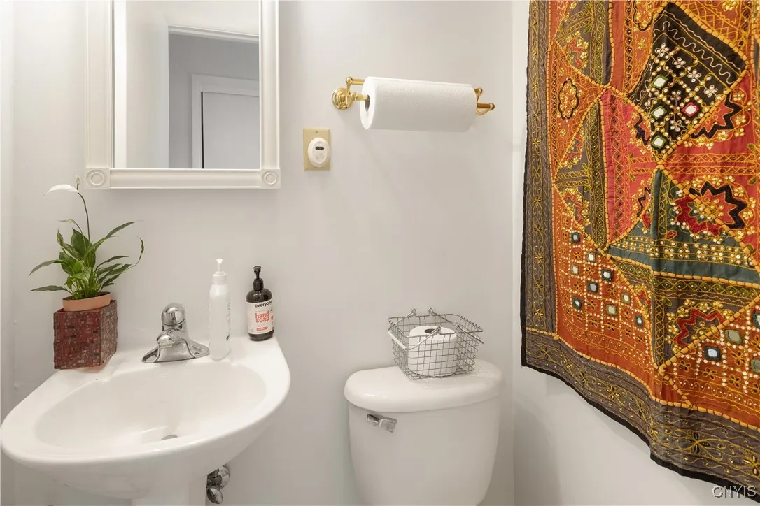 307 Fayette Drive, Manlius, New York 13066, Manlius, New York 13066, 3 Bedrooms Bedrooms, 8 Rooms Rooms,2 BathroomsBathrooms,Residential,Closed,307 Fayette Drive, Manlius, New York 13066,0,S1615401