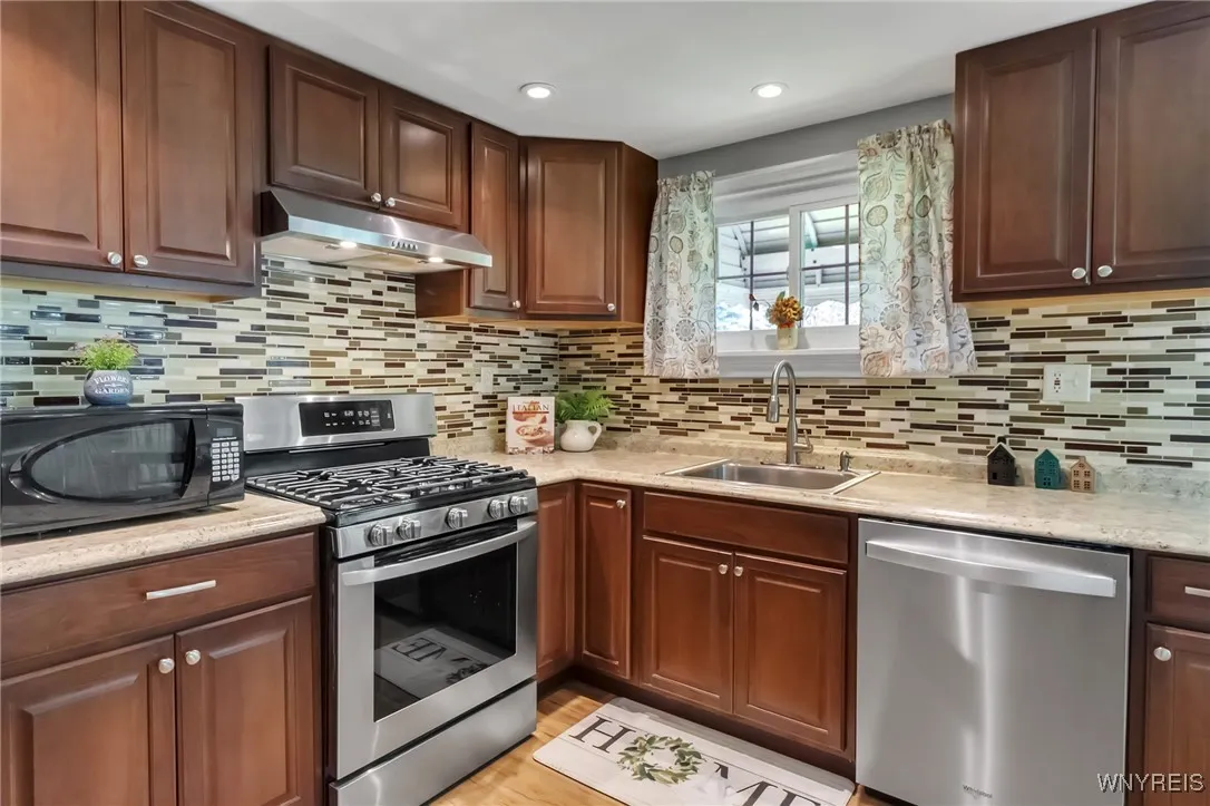 534 Aurora St Street, Lancaster, New York 14086, Lancaster, New York 14086, 4 Bedrooms Bedrooms, 6 Rooms Rooms,1 BathroomBathrooms,Residential,Closed,534 Aurora St Street, Lancaster, New York 14086,0,B1616371