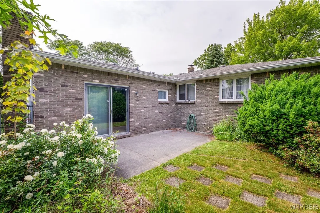4697 Parker Road, Hamburg, New York 14075, Hamburg, New York 14075, 3 Bedrooms Bedrooms, 9 Rooms Rooms,1 BathroomBathrooms,Residential,Closed,4697 Parker Road, Hamburg, New York 14075,0,B1616537
