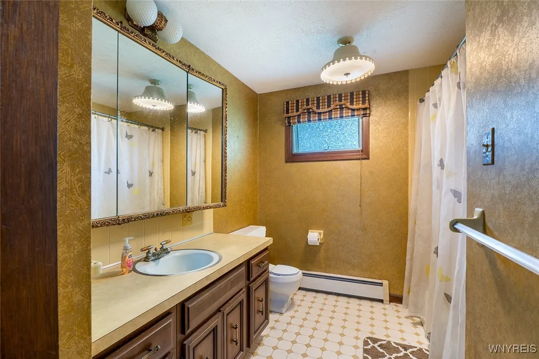 4697 Parker Road, Hamburg, New York 14075, Hamburg, New York 14075, 3 Bedrooms Bedrooms, 9 Rooms Rooms,1 BathroomBathrooms,Residential,Closed,4697 Parker Road, Hamburg, New York 14075,0,B1616537