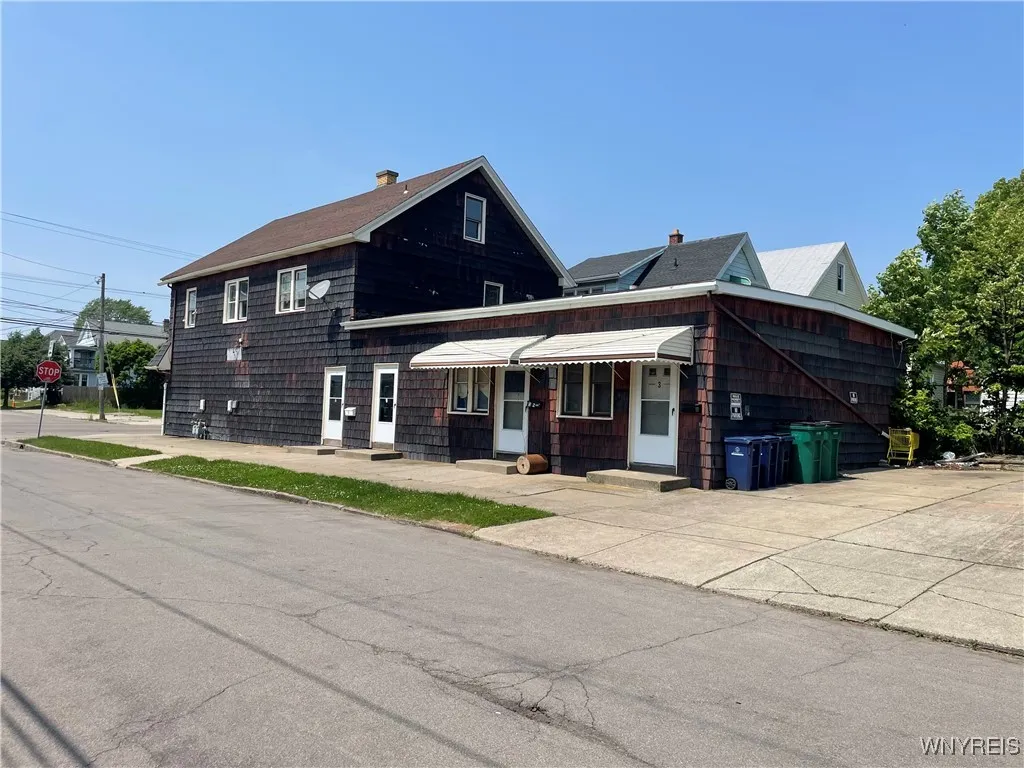 387 Ontario Street, Buffalo, New York 14207, Buffalo, New York 14207, 4 Bedrooms Bedrooms, ,2 BathroomsBathrooms,Residential,For Sale,387 Ontario Street, Buffalo, New York 14207,B1616605