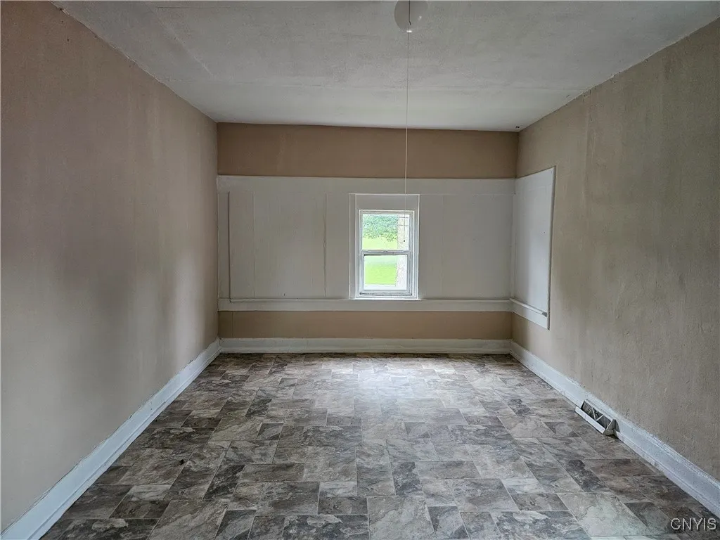 1230 Court Street, Utica, New York 13502, Utica, New York 13502, 6 Bedrooms Bedrooms, ,Multi Family,For Sale,1230 Court Street, Utica, New York 13502,S1616618