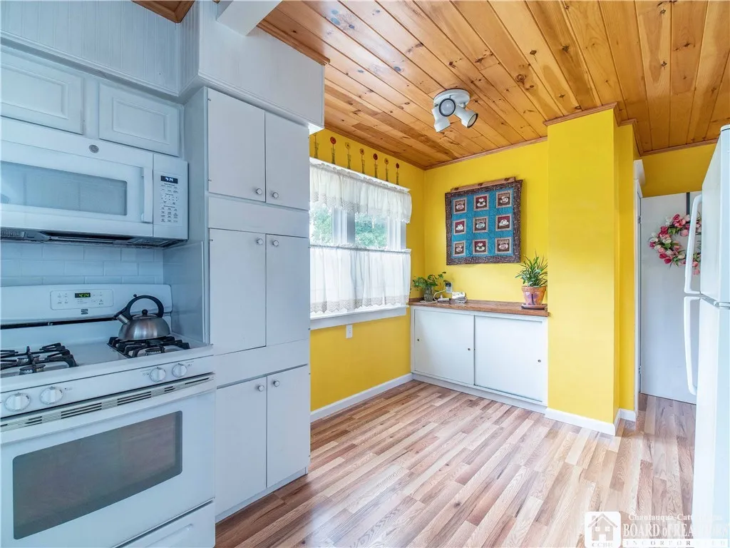 43 Case Avenue, Busti, New York 14750, Busti, New York 14750, 3 Bedrooms Bedrooms, 9 Rooms Rooms,2 BathroomsBathrooms,Residential,Closed,43 Case Avenue, Busti, New York 14750,R1616627