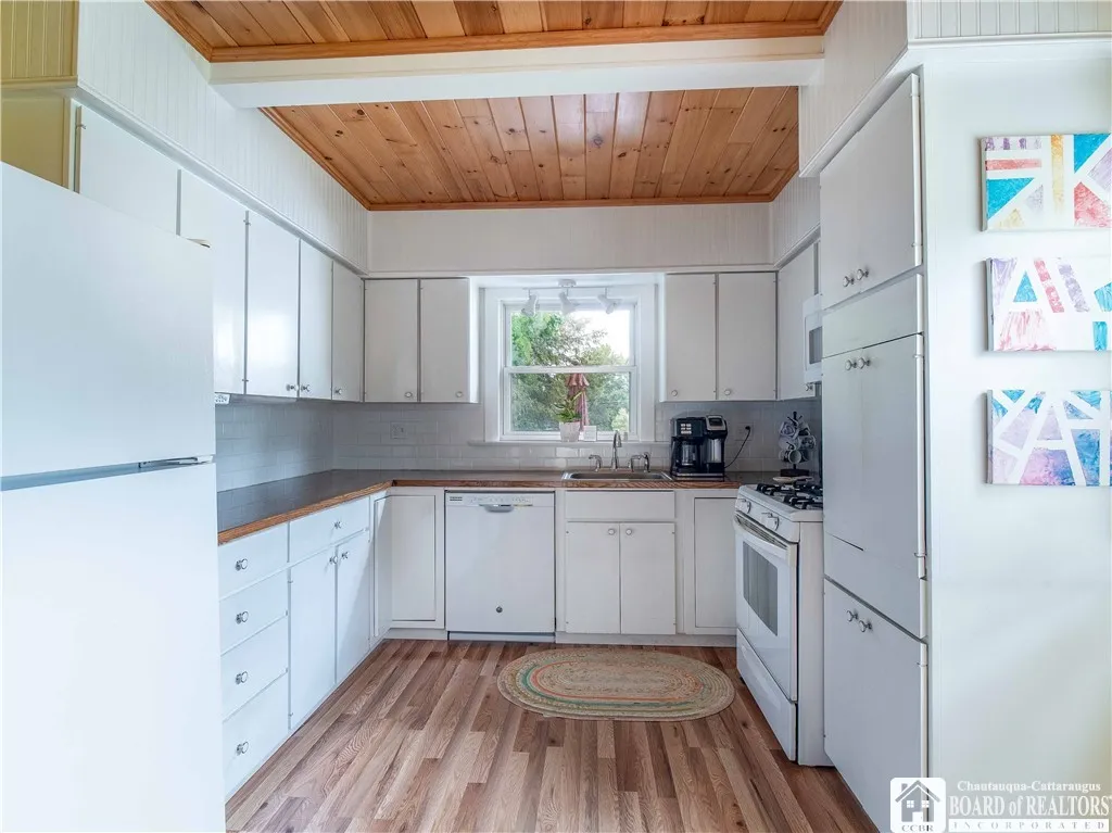 43 Case Avenue, Busti, New York 14750, Busti, New York 14750, 3 Bedrooms Bedrooms, 9 Rooms Rooms,2 BathroomsBathrooms,Residential,Closed,43 Case Avenue, Busti, New York 14750,R1616627