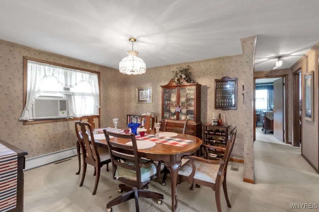 5525 Salt Road, Clarence, New York 14031, Clarence, New York 14031, 3 Bedrooms Bedrooms, 6 Rooms Rooms,2 BathroomsBathrooms,Residential,Closed,5525 Salt Road, Clarence, New York 14031,0,B1616489