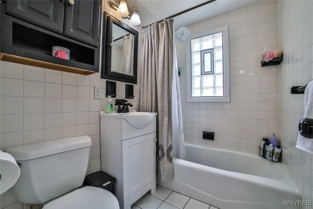 37 Rosary Boulevard, Cheektowaga, New York 14225, Cheektowaga, New York 14225, 3 Bedrooms Bedrooms, 8 Rooms Rooms,1 BathroomBathrooms,Residential,Closed,37 Rosary Boulevard, Cheektowaga, New York 14225,0,B1615151
