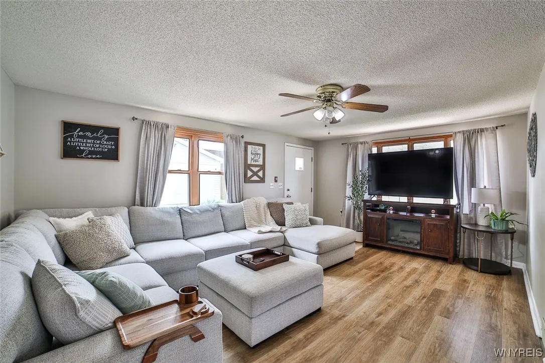37 Rosary Boulevard, Cheektowaga, New York 14225, Cheektowaga, New York 14225, 3 Bedrooms Bedrooms, 8 Rooms Rooms,1 BathroomBathrooms,Residential,Closed,37 Rosary Boulevard, Cheektowaga, New York 14225,0,B1615151