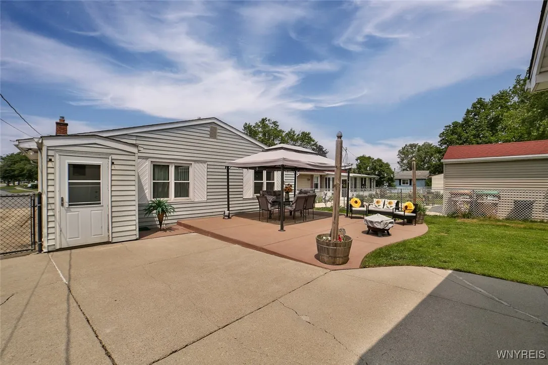 37 Rosary Boulevard, Cheektowaga, New York 14225, Cheektowaga, New York 14225, 3 Bedrooms Bedrooms, 8 Rooms Rooms,1 BathroomBathrooms,Residential,Closed,37 Rosary Boulevard, Cheektowaga, New York 14225,0,B1615151