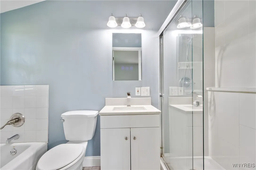 9772 Fargo Road, Darien, New York 14036, Darien, New York 14036, 4 Bedrooms Bedrooms, 8 Rooms Rooms,2 BathroomsBathrooms,Residential,Closed,9772 Fargo Road, Darien, New York 14036,B1615396