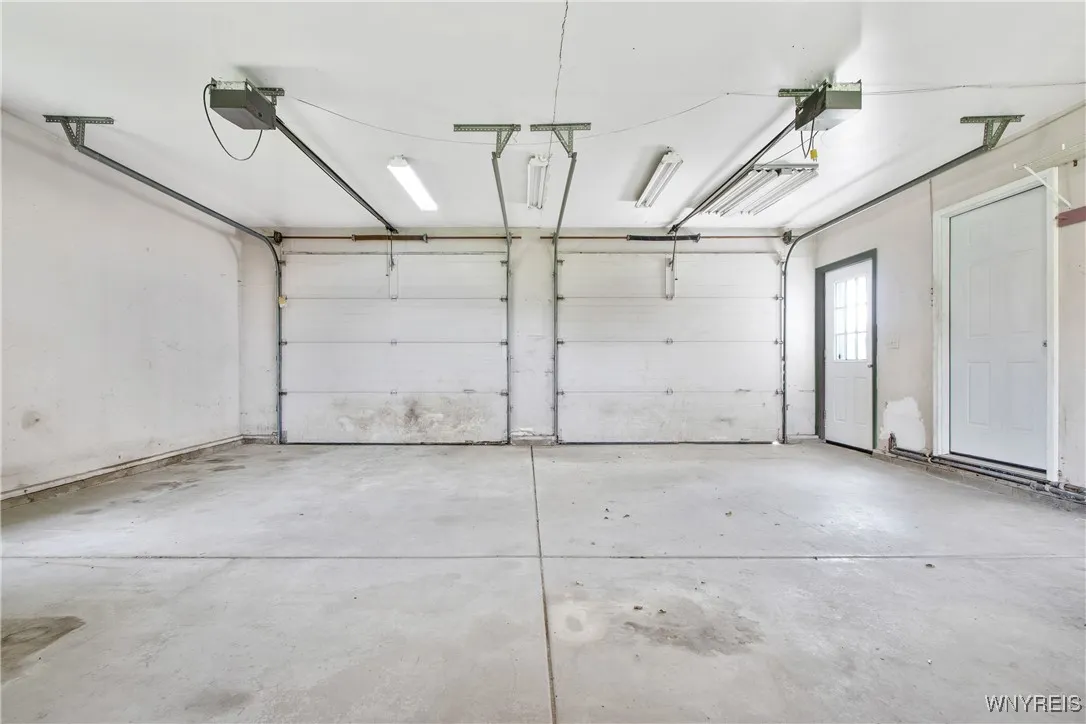 9772 Fargo Road, Darien, New York 14036, Darien, New York 14036, 4 Bedrooms Bedrooms, 8 Rooms Rooms,2 BathroomsBathrooms,Residential,Closed,9772 Fargo Road, Darien, New York 14036,B1615396