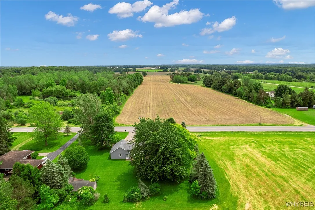 9772 Fargo Road, Darien, New York 14036, Darien, New York 14036, 4 Bedrooms Bedrooms, 8 Rooms Rooms,2 BathroomsBathrooms,Residential,Closed,9772 Fargo Road, Darien, New York 14036,B1615396