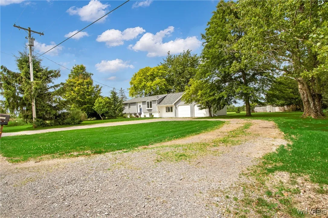 9772 Fargo Road, Darien, New York 14036, Darien, New York 14036, 4 Bedrooms Bedrooms, 8 Rooms Rooms,2 BathroomsBathrooms,Residential,Closed,9772 Fargo Road, Darien, New York 14036,B1615396