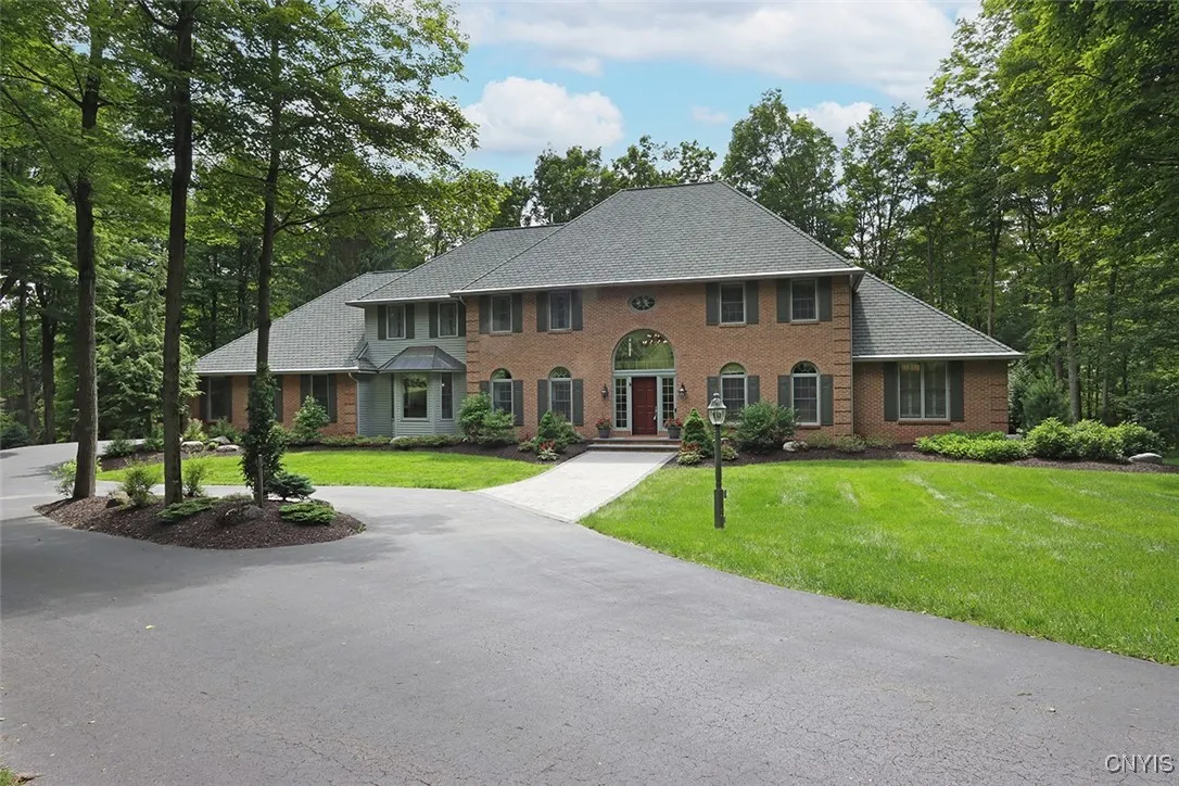 8426 Hobnail Road, Manlius, New York 13104, Manlius, New York 13104, 5 Bedrooms Bedrooms, 13 Rooms Rooms,3 BathroomsBathrooms,Residential,Closed,8426 Hobnail Road, Manlius, New York 13104,S1616004