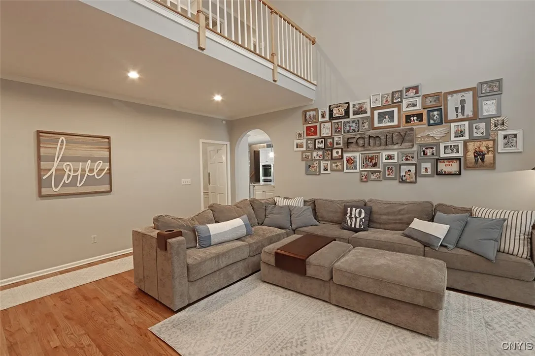 8426 Hobnail Road, Manlius, New York 13104, Manlius, New York 13104, 5 Bedrooms Bedrooms, 13 Rooms Rooms,3 BathroomsBathrooms,Residential,Closed,8426 Hobnail Road, Manlius, New York 13104,S1616004