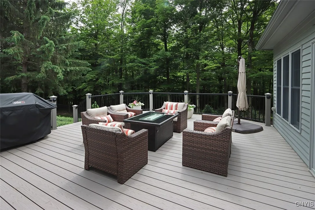 8426 Hobnail Road, Manlius, New York 13104, Manlius, New York 13104, 5 Bedrooms Bedrooms, 13 Rooms Rooms,3 BathroomsBathrooms,Residential,Closed,8426 Hobnail Road, Manlius, New York 13104,S1616004