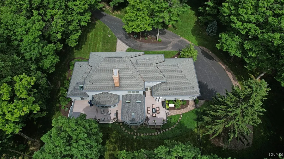 8426 Hobnail Road, Manlius, New York 13104, Manlius, New York 13104, 5 Bedrooms Bedrooms, 13 Rooms Rooms,3 BathroomsBathrooms,Residential,Closed,8426 Hobnail Road, Manlius, New York 13104,S1616004
