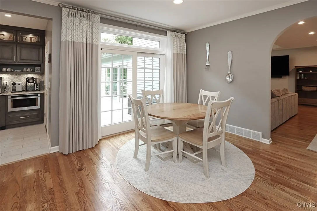 8426 Hobnail Road, Manlius, New York 13104, Manlius, New York 13104, 5 Bedrooms Bedrooms, 13 Rooms Rooms,3 BathroomsBathrooms,Residential,Closed,8426 Hobnail Road, Manlius, New York 13104,S1616004