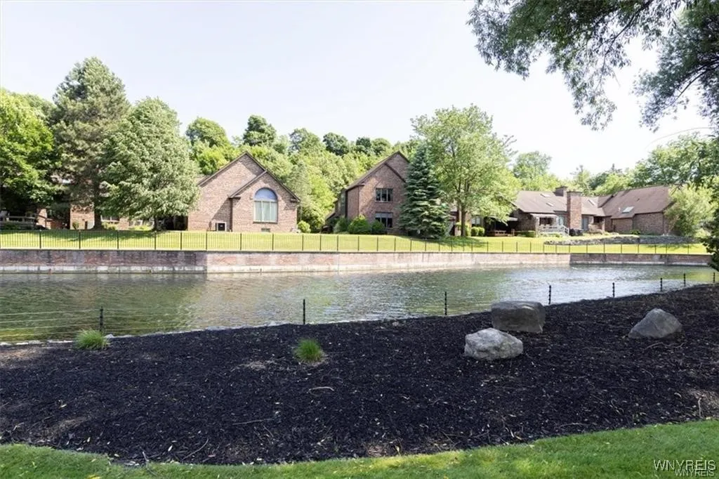 61 Hidden Ridge Common, Amherst, New York 14221, Amherst, New York 14221, 3 Bedrooms Bedrooms, 6 Rooms Rooms,3 BathroomsBathrooms,Residential,Closed,61 Hidden Ridge Common, Amherst, New York 14221,B1616698