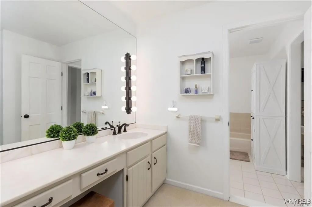 En-suite Bath