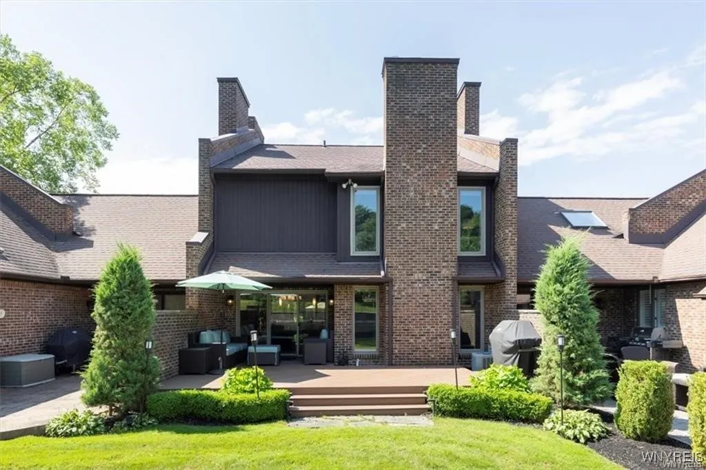Stunning Rear Deck