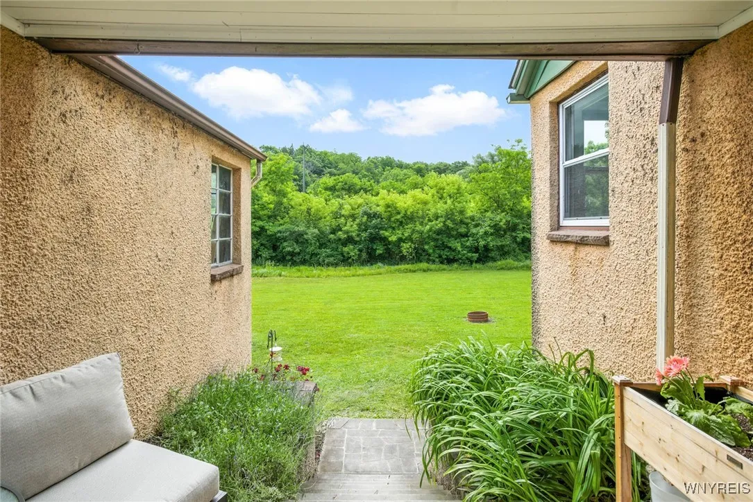 11247 Genesee St, Alexander, New York 14011, Alexander, New York 14011, 3 Bedrooms Bedrooms, 9 Rooms Rooms,1 BathroomBathrooms,Residential,Closed,11247 Genesee St, Alexander, New York 14011,0,B1616625