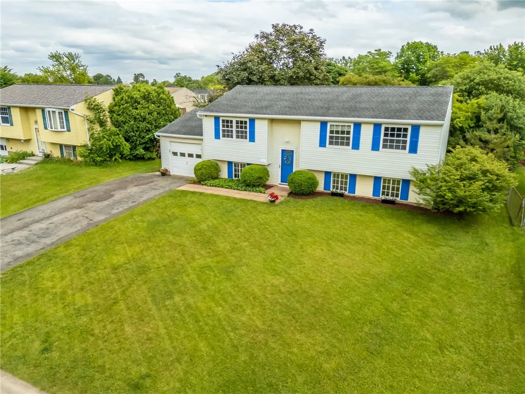 1611 Wheatstone Drive, Farmington, New York 14425, Farmington, New York 14425, 3 Bedrooms Bedrooms, 9 Rooms Rooms,1 BathroomBathrooms,Residential,Closed,1611 Wheatstone Drive, Farmington, New York 14425,R1614179