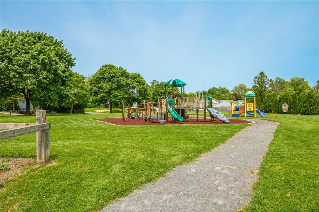 1611 Wheatstone Drive, Farmington, New York 14425, Farmington, New York 14425, 3 Bedrooms Bedrooms, 9 Rooms Rooms,1 BathroomBathrooms,Residential,Closed,1611 Wheatstone Drive, Farmington, New York 14425,R1614179