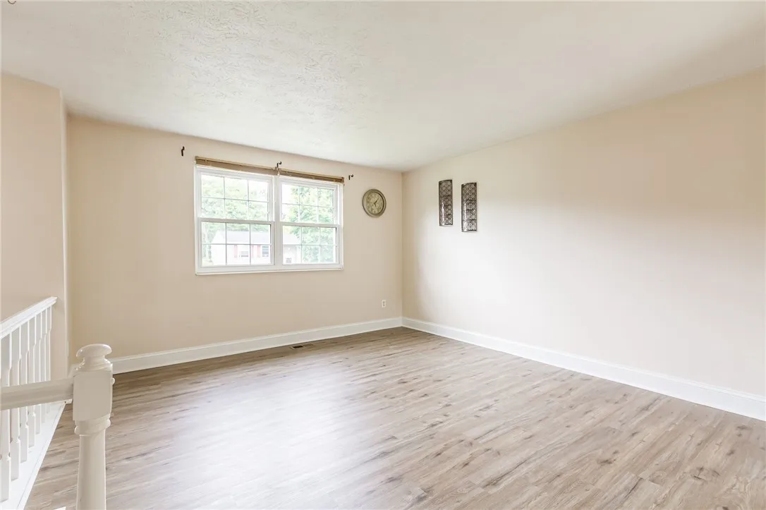 1611 Wheatstone Drive, Farmington, New York 14425, Farmington, New York 14425, 3 Bedrooms Bedrooms, 9 Rooms Rooms,1 BathroomBathrooms,Residential,Closed,1611 Wheatstone Drive, Farmington, New York 14425,R1614179